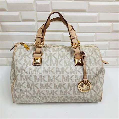 Best Michael Kors® Replica Bags.